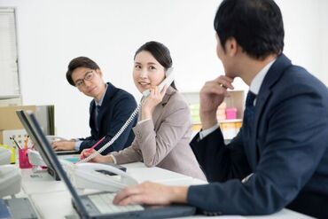 ＼社内のサポートをお任せ♪／
倉庫内でのデータ入力などをお任せします！
既存の倉庫では男女スタッフ多数活躍中★