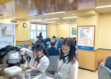 麻雀JAM　梅田店 >服装/髪型/髪色
>ピアス/ネイル までOK！
自分の好きなスタイルで
私服勤務で楽しく働けるバイト先★+。