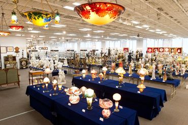 美術品オークション会社のスタッフ募集★
絵画/陶芸・アンティーク・宝石など
幅広いジャンルの作品に関われますよ♪
