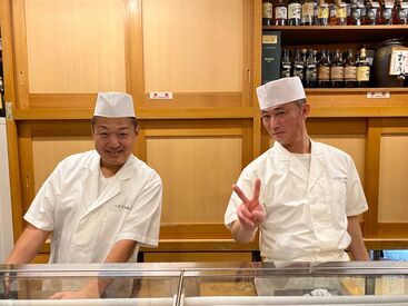 つばさ寿司 本店 フレンドリーなスタッフばかり!
ホールメンバー、板前さん、洗い場さん
み～んな仲よしなんです♪