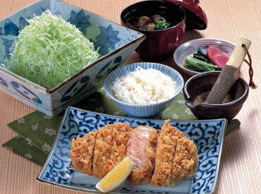 人気メニュー多数！
バイト・パートさんには美味しいまかないの補助もありますよ♪