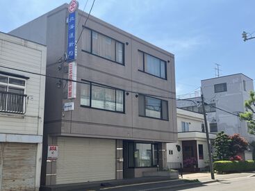 株式会社道新販売センター 鉄北販売所 ＜Wワークも大歓迎＞
 早起きが得意ならその時間を有効活用★ 
50～60代活躍中！過去には学生スタッフも活躍していました♪
