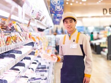 京都生活協同組合　コープ 二条駅 ≪生鮮STAFFを大募集！！≫
学生～主婦さんまで、仲良く楽しくお仕事をしています★