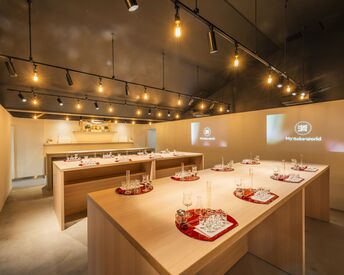 ≪おしゃれ自由≫
髪型・髪色、ネイル、ピアス、ヒゲなどOK！
あなたらしさはそのままで♪