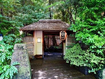 山の茶屋 （やまのちゃや） 客層◎1日4組限定だから落ち着いた雰囲気です♪
まかないでは、老舗の味が無料で味わえる!!