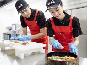 銀のさら・釜寅　大井町店 流れを覚えればとっても簡単！
キッチン未経験の方も多数活躍中！
声を掛け合ってみんなでキッチン業務を行います★