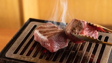 焼肉好きには天国！絶品まかない付き！
「ホルモン最高！」「まかないでモチベーション上がる！」の声続々！
