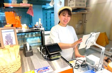 株式会社Smile ＜オススメポイント(1)＞
働きやすさはピカイチ★
休み希望や出勤希望は気軽にLINEで！
派手髪・黒髪・ピアス・ネイル何でもOK