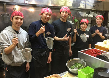 濃厚丸鶏らーめん こちょうらん はなれ屋 晴れのち鶏 職場の雰囲気がとっても良く
働きやすいお店です。

主婦さんさんも学生さんも
イキイキ働いてくれています.。
