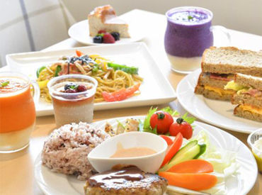 MedicalHerbCafe＋ （メディカルハーブカフェ） シフト変更なども柔軟に調整します＊
安定して働きたい方は
社員を目指す道もOK！
学歴不問☆
