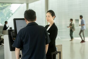 ポーラ美術館 美術館内での勤務になるので、
静かな雰囲気の中で働きたい方に◎
先輩たちが丁寧にサポートするので、ご安心くださいね♪