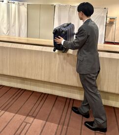 海外からのお客さまや著名人など
たくさんのお客さまが訪れる最高級ホテル★
ここだけの出会いや、貴重な経験がいっぱいです♪
