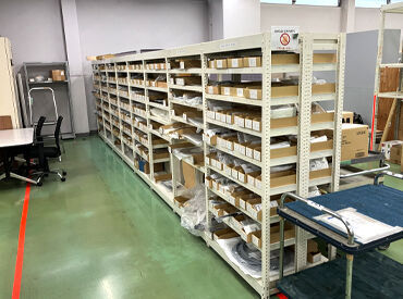 数名のチームに分かれて作業を行うので、わからないことも聞きやすい環境♪
30～50代の女性スタッフもメインで活躍中です★