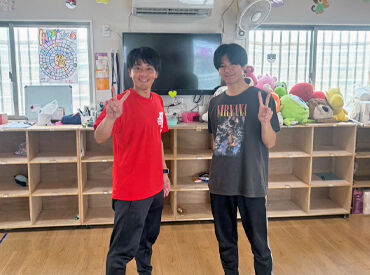 さざなみ学童クラブ 毎日3～4名が出勤してます！
既存スタッフは20代が多く、
皆さん優しく人当たりがいいので
リラックスして働ける職場です◎