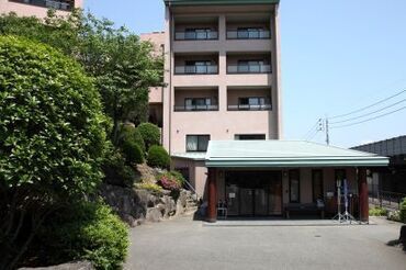 二日市温泉長寿苑そよ風 ＼人柄重視の採用です！／
しっかりしたサポート体制で、安心して始められる環境♪
希望の働き方、お気軽にご相談を◎