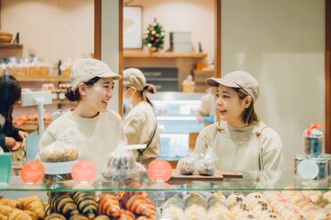 BOUL'ANGE(ブールアンジュ) 品川駅催事店 ＼2026年6月までの期間限定／
オシャレベーカリーが催事店舗を出店♪
良い匂いのパンに囲まれながら勤務！