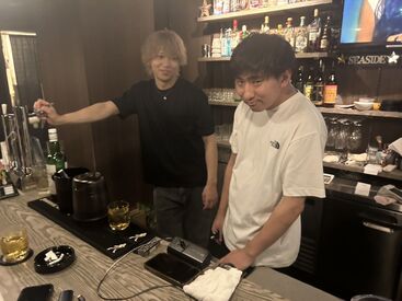 中洲のダイニングバー★高時給1200円
自由度高め！縛られたくない人におススメ
服装・髪型・髪色・ピアス・ヒゲなど何でも自由