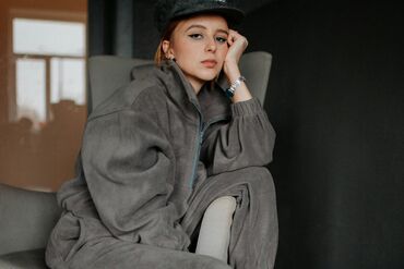 ファッション人材リンク株式会社【FJL】 ﾟ*｡☆ NEWスタッフ募集 ☆。*ﾟ
髪色・ネイル自由♪
20～30代男女staff活躍
未経験相談OK
制服貸出あり