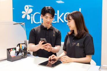 『スマホの画面が割れちゃった…』『電源がつかなくなった』など
ヒアリングしながらの接客でお客様の悩みを一緒に解決！
