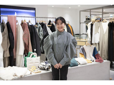 【レディース専門店】KBF 広島パルコ店 ★新規ショップスタッフ募集中★
自社レーベルやインポートブランドも充実
ファッションが好き！そんな気持ちを活かして働こう♪