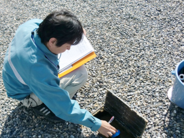 第一環境株式会社　名張事務所 実際の作業風景です☆
難しい作業はございません！
未経験スタートが9割⇒定着率も安定♪
教育体制充実してます！