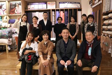 寝具専門店半ざむ 明るいスタッフが多く、職場の雰囲気が良いのが自慢です！優しいスタッフが丁寧に指導するので安心！