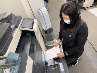 オーエーリックス株式会社 機械に強くなくても大丈夫♪
コピー機の巡回・消耗品の管理届けなど、
必要なことは先輩が教えます◎