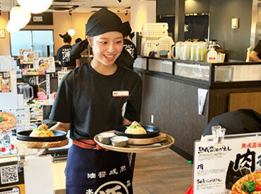 未経験&初バイトも大歓迎！
この機会に一緒に始める仲間もたくさん★
楽しい店長と先輩が待っています！
