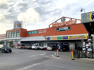 メイクマン　名護店 気さくでやさしいスタッフばかり!!
居心地がいいのか、長く続くスタッフが多いです◎
初めてでも手厚くフォローしますよ♪