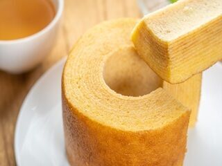 株式会社フィールドサーブジャパン　営業第1グループ 誰もが知っている東京土産や、
日本生まれのバームクーヘンなど人気のお菓子を販売★
幅広い年齢層が活躍中♪