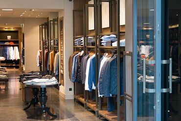 ファッション人材リンク株式会社【FJL】 ﾟ*｡☆ NEWスタッフ募集 ☆。*ﾟ
人気ブランドで働けるチャンス♪
