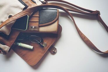 ファッション人材リンク株式会社【FJL】 ﾟ*｡☆ NEWスタッフ募集 ☆。*ﾟ
オシャレ革小物多数♪
幅広い年代の方が活躍中◎