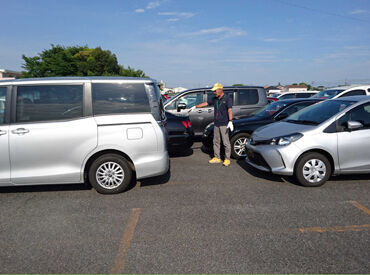 ★色々な車に乗れるチャンス★
高級車・スポーツカー・SUV車etc...
中古車の種類はいっぱいあります♪