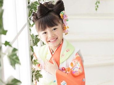 人気の子ども写真スタジオ<スタジオアリス>で使用する
七五三衣装の入出荷・整理をお任せします♪