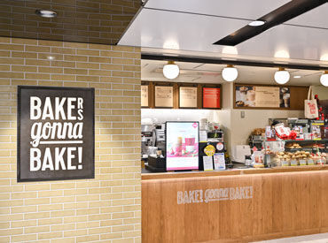 定番から季節限定まで、種類豊富なスコーンが並ぶ店内♪
いつ行っても美味しいスコーンが楽しめると人気です**