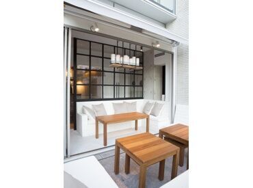 フレンチトーストやアフタヌーンティーなど…
20~30代の方に女子会やデートで人気のお店☆
明るい雰囲気で自分らしく働けます◎
