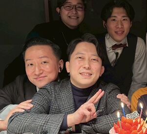 社員の誕生日祝いや年2回の慰労会など社内交流も♪
コミュニケーションも取りやすい環境です☆彡