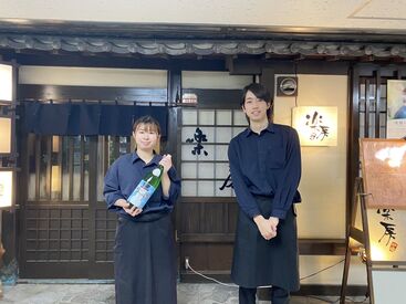 炉ばた酒場　楽房 シフトのご相談もお気軽にどうぞ！
半月ごとの都合優先希望のシフト制なので、プライベートとの両立も可能です！