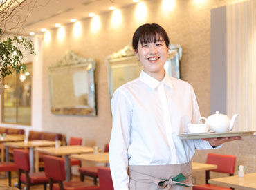 アフタヌーンティー・ティールーム 阪神百貨店西宮店 ★働きながら学べる環境
季節限定のパスタやスイーツが人気！
お茶の知識や、おいしい紅茶の淹れ方もマスターできます。
