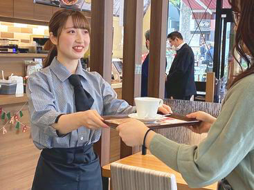 調理が未経験でも問題なし!
簡単な盛り付けやドリンク作りなど♪
バイトデビューさんも大歓迎★