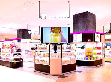 未経験の方でも安心♪ルクア大阪が主催する入店研修あり!あいさつの仕方や館内のルール説明などを行います。