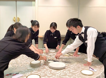 株式会社エフワン　※勤務地：鹿児島市内ホテル 「週1日～」「土日のみ」「短期」もOK♪
シフト自由だから、好きな日にシフトイン★*
学生さん活躍中のウエディングバイト♪