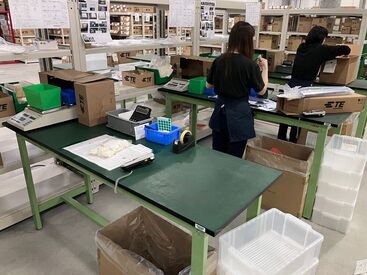 株式会社カワタキコーポレーション　本社物流センター こんな感じでコツコツ作業してます♪