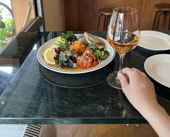 おしゃれな店内でおしゃれに勤務できる♪
オープニング初募集になります♪