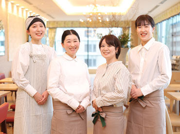アフタヌーンティー・ティールーム 京阪モール ★バイトデビューも大歓迎！
季節限定のパスタやスイーツが人気！
お茶の知識や、おいしい紅茶の淹れ方もマスターできます。