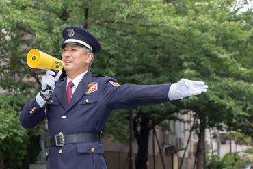 お仕事内容は、イベントでの来場客の誘導や
駐車場・工事現場でのお車の誘導などをお任せします◎