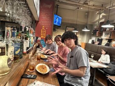 ツナシマ ワインバル ガトネグロ Gato Negro オシャレで隠れ家的な雰囲気のワインバル♪
美味しいお料理や豊富なワインが
気軽に楽しめるお店と
お客様から大好評のお店★