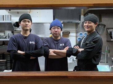 麺家 獅子丸（めんや ししまる） ★★メニュー開発にも携われるッ！★★
メニュー開発も各店舗で取り組んでいるので、
自分が考えた料理が採用されることも…◎