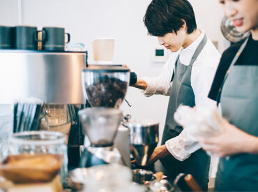ドトールコーヒーショップ　新宿アイランド店 ≪ただ働くだけじゃない≫
新しい自分をドトールで見つけよう♪
超柔軟シフトでプライベートと両立！
