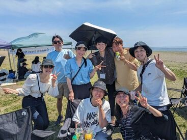 株式会社マチルダ こちらはマチルダスタッフの集合写真♪
わいわい仲良く、温かい職場です◎
頼れるお兄さんお姉さんたちがいるので安心★
